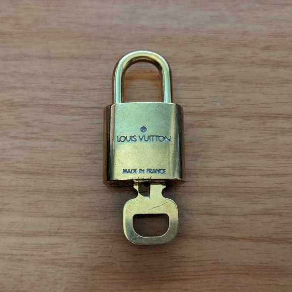 Louis Vuitton Padlock with Key #59*** - Picture 3 of 4